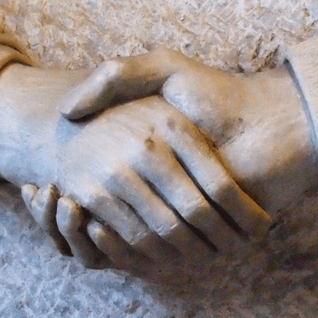 Hände_der_Freundschaft_im_Duisburger_Rathausbogen